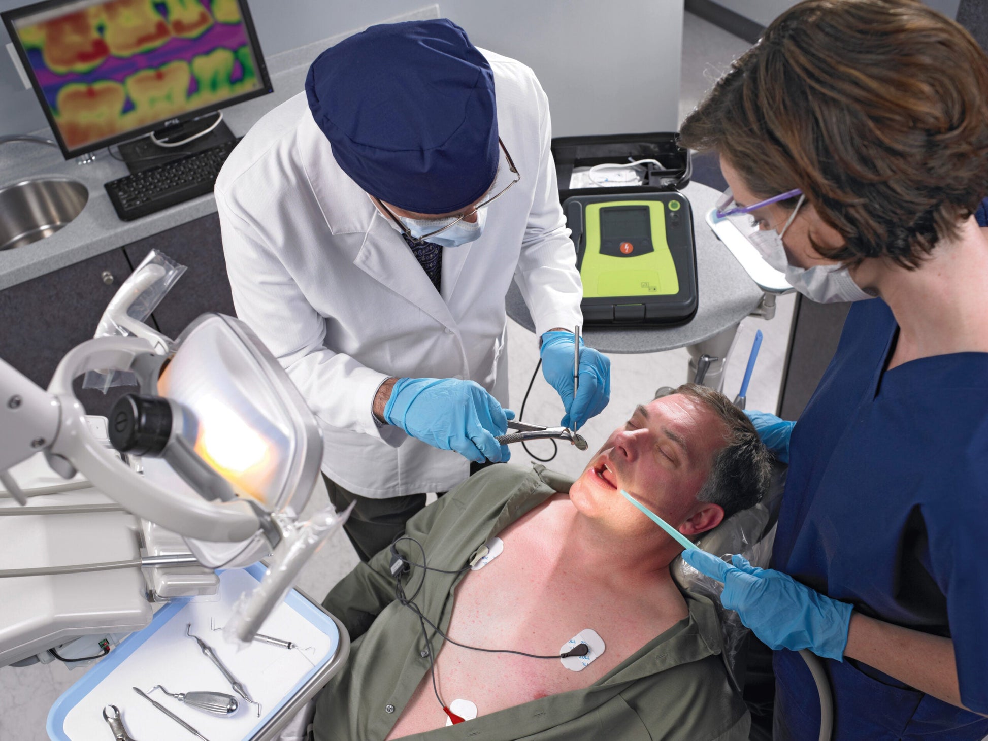 ZOLL AED Pro Defibrillator - CardiacX Automated External Defibrillator